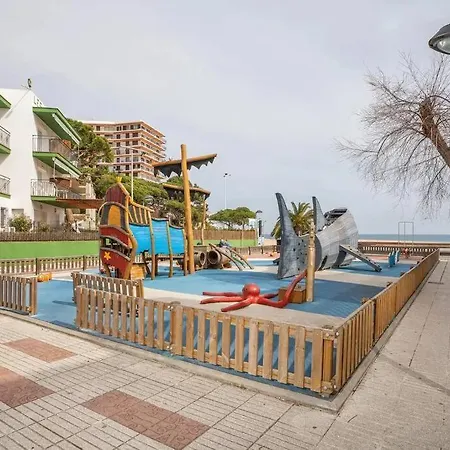 A 50m De La Playa